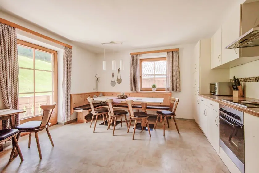 Child-friendly holiday apartment with garden & BBQ | Mountain view | Ski nearby - Image 1