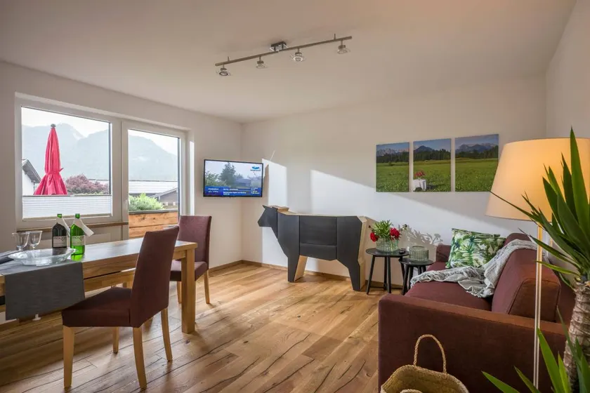 Familienfreundliche schöne Wohnung mit Terrasse und Garten - Image 1