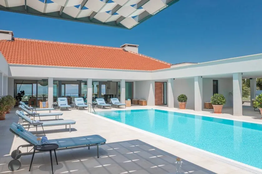 Fully equipped villa with fast internet, garden & hot tub | Sea view | Pet-friendly - Image 1