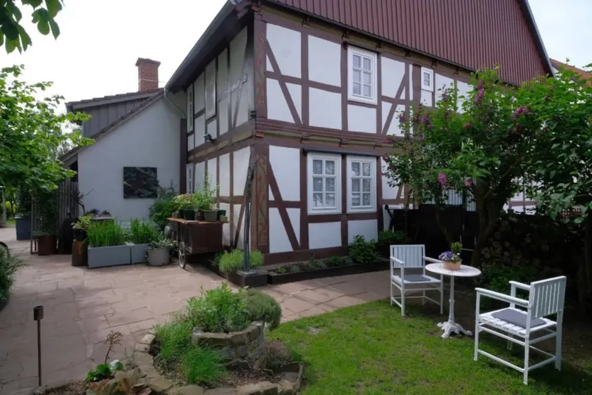 Apartment with terrace & garden | Garden view | Suitable for remote work - Image 1