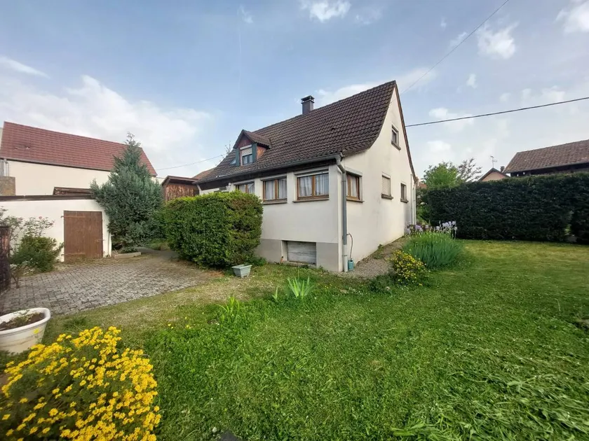House with BBQ, garden & terrace - Image 1