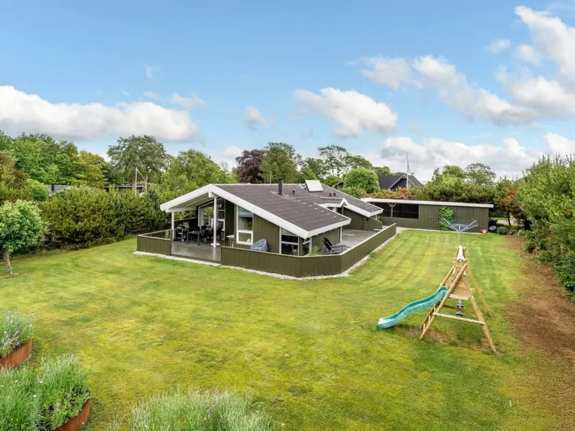 House with barbeque, sauna & terrace - Image 1