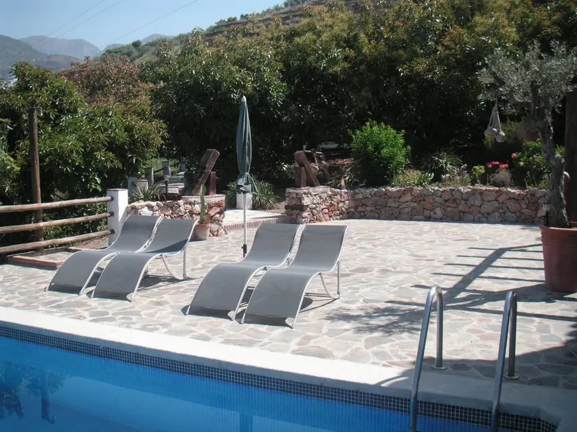 Familienorientiertes wunderschönes Ferienhaus mit privatem Pool, Terrasse und Grill | Gartenblick | Ideal für Homeoffice - Image 1