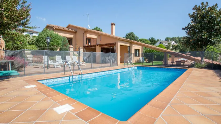 Voll ausgestattete Villa mit privatem Pool, Garten und Grill - Image 1