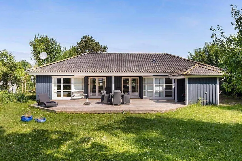 Fully equipped beautiful holiday home with barbeque & terrace | Close to the beach - Image 1