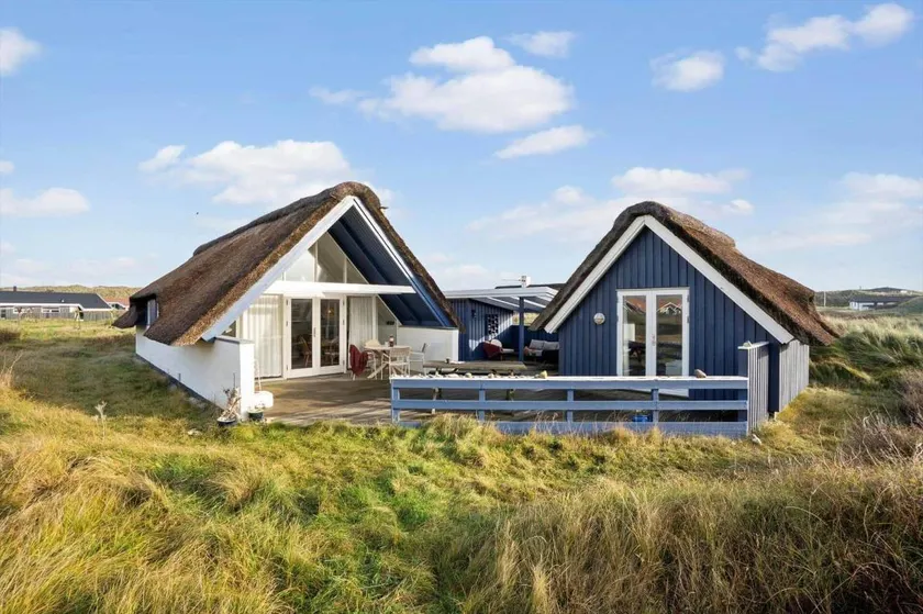 House with garden, terrace & barbeque | Next to the beach | Pets are welcome - Image 1