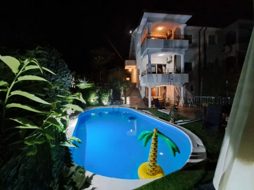 Apartment mit Grill, Terrasse und Pool | Gartenblick - Image 1