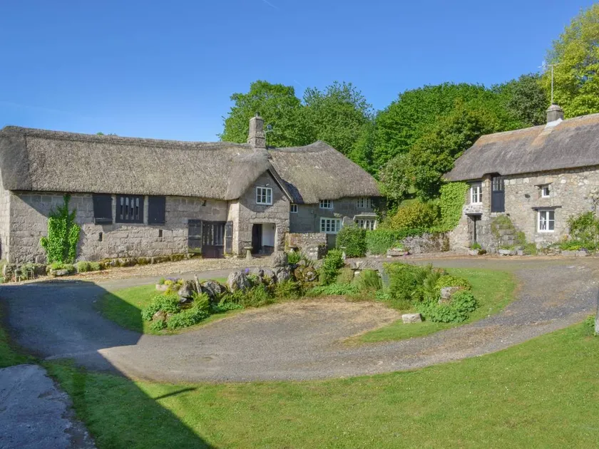 Cottage with garden - Image 1