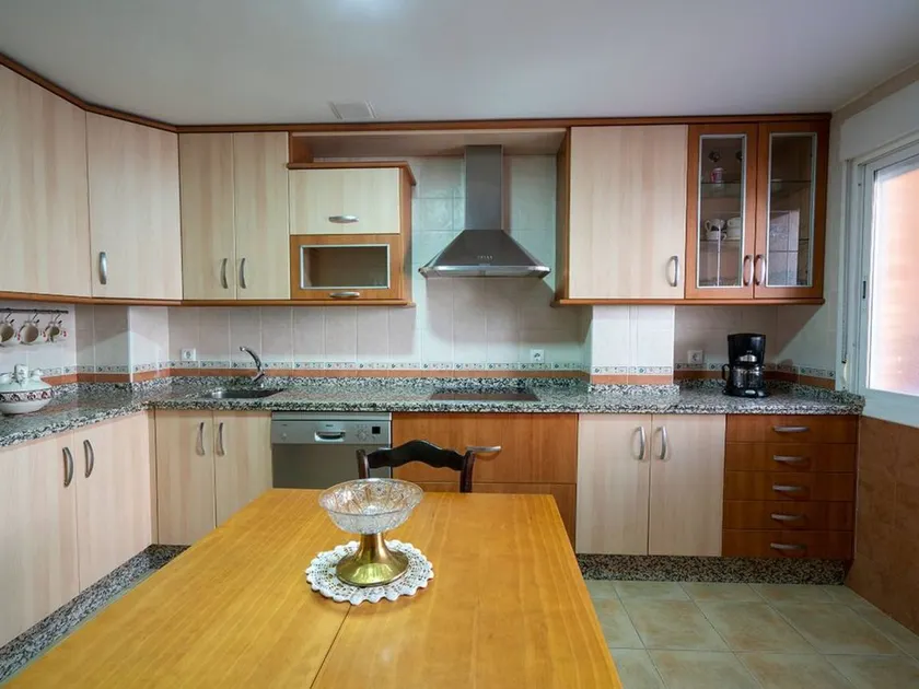 Apartment with garden & terrace - Image 1