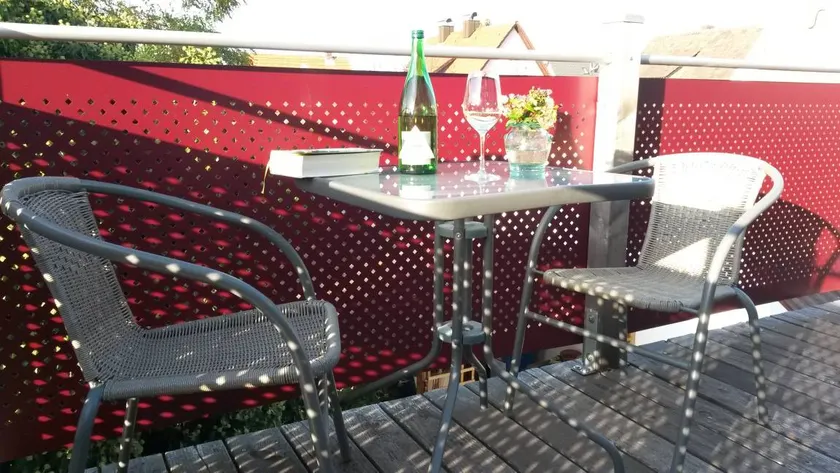 Holiday apartment with pool & terrace - Image 1