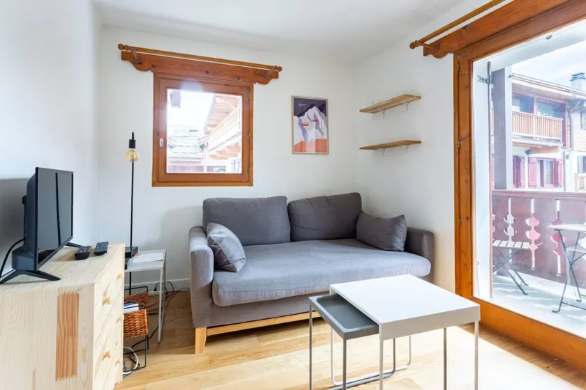Very Bright Cocoon With Balcony Near The Slopes - Image 1