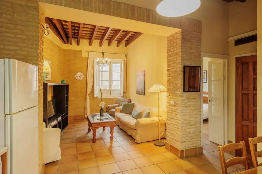 House with terrace | Close to Seville Cathedral | City view | Suitable for remote work | Pets allowed - Image 1