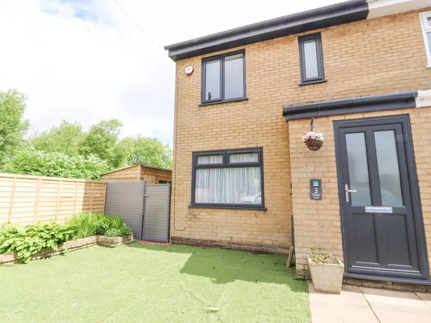 Fully equipped cottage with garden | Beach view | Dogs allowed - Image 1