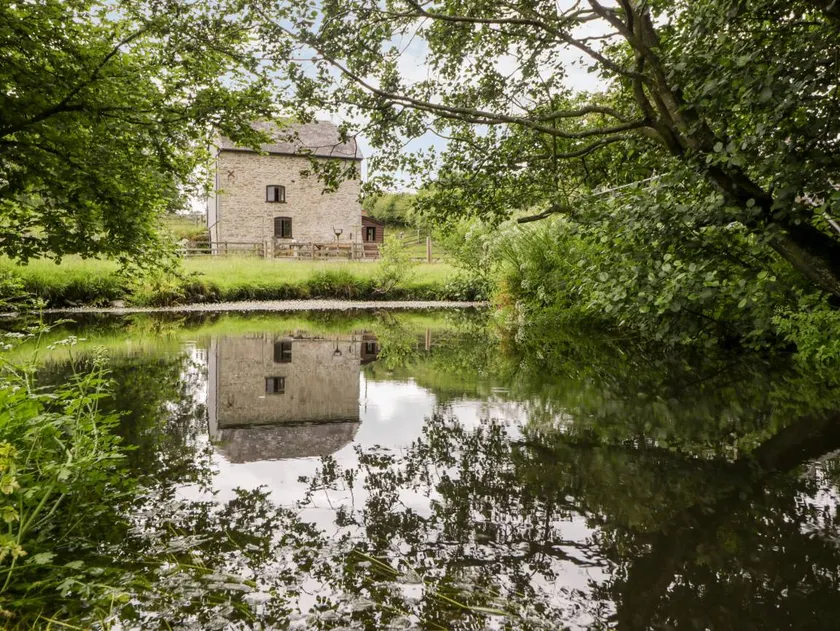 Family-friendly cottage with garden | Pets are welcome - Image 1