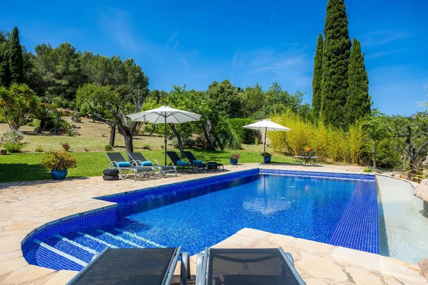 Finca con terraza, jardín y barbacoa | Vistas al jardín - Image 1