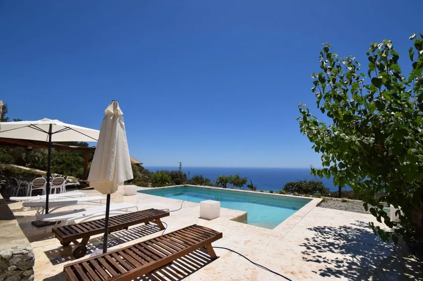Villa with private pool, barbecue & garden | Sea view | Pets are welcome - Image 1