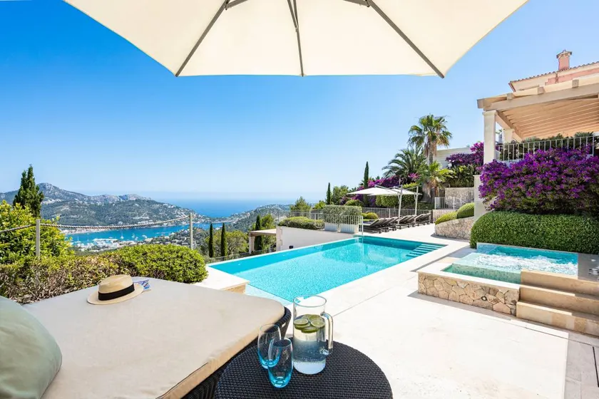Villa avec jacuzzi, piscine privée et terrasse | Vue plage - Image 1