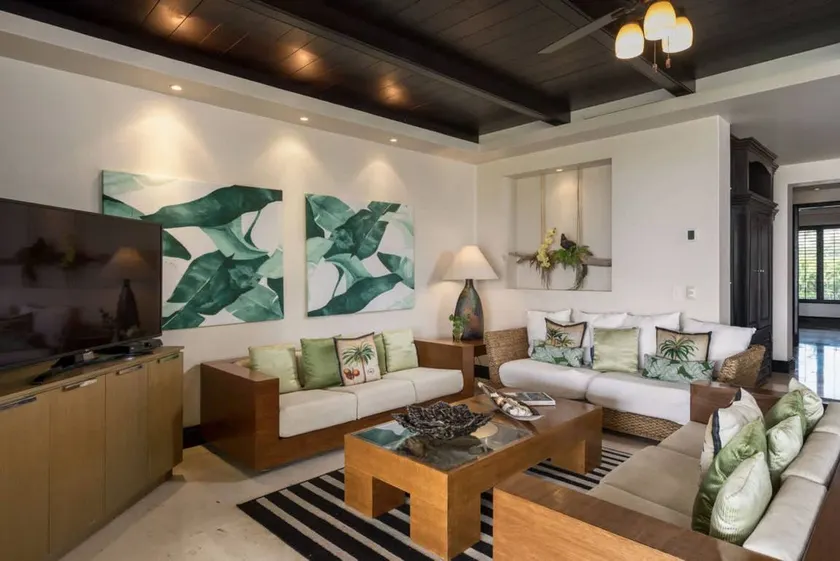Luxury Condo Beach Access - Image 1