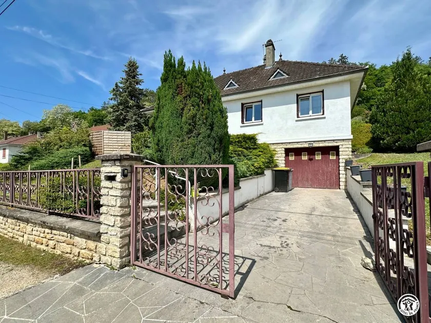 Cottage with barbeque, garden & jacuzzi - Image 1