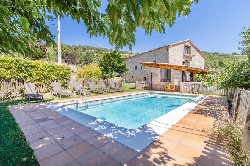 Familienfreundliches großzügiges Ferienhaus mit schnellem Internet, Terrasse und Grill | Bergblick | Haustiere sind willkommen - Image 1