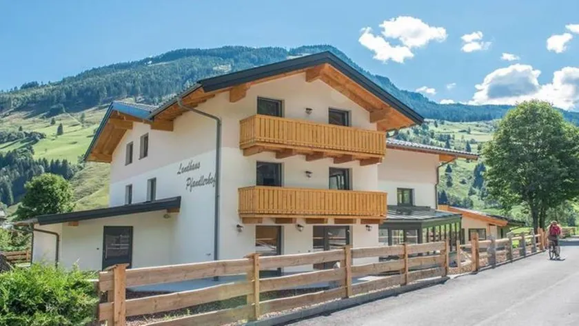Child-friendly flat with sauna, garden & terrace - Image 1