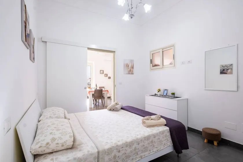 Flat with terrace | City view - Image 1