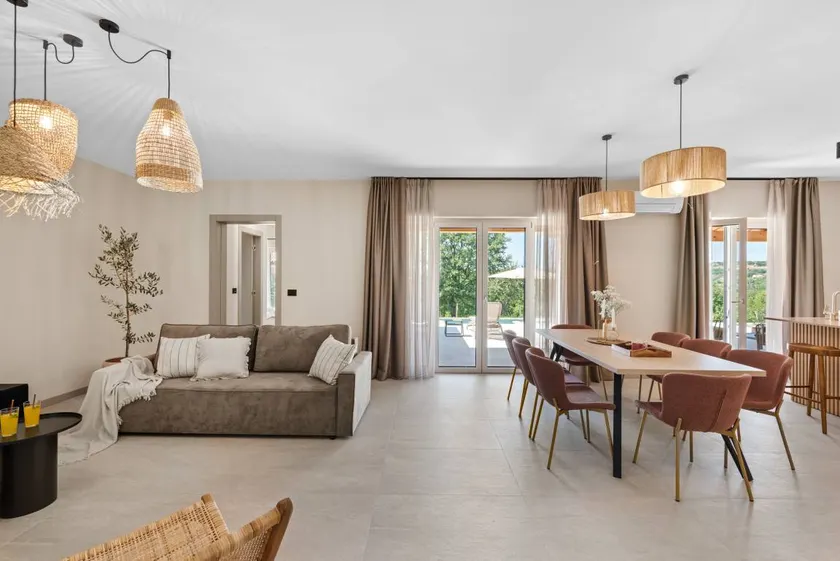 Fully equipped spacious house with terrace, garden & BBQ | Panoramic view - Image 1