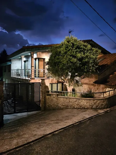 Family-oriented house with private pool, barbecue & terrace | Mountain view | Suitable for remote work | Dogs allowed - Image 1