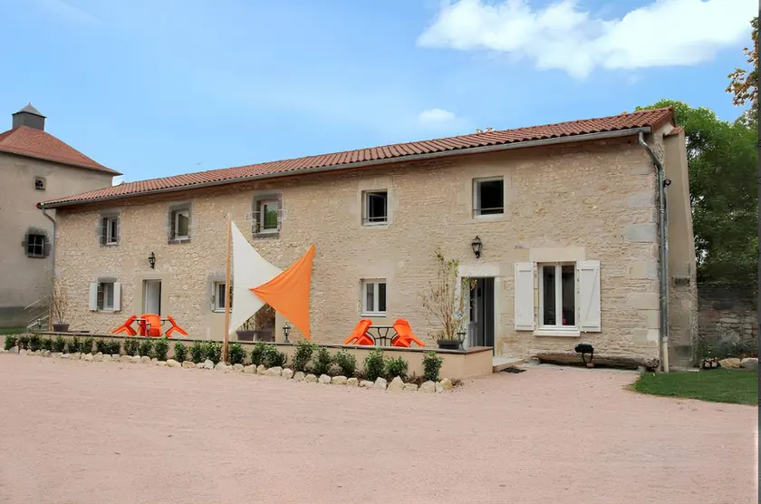 Modern apartment with terrace in Saint-Gènes-du-Retz, 80 m² - Image 1