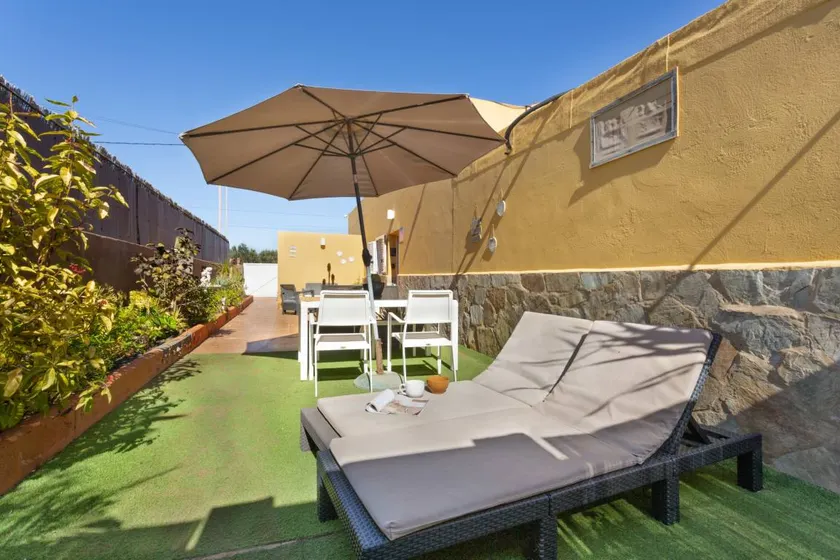 Appartement avec jardin et terrasse | Vue montagne - Image 1