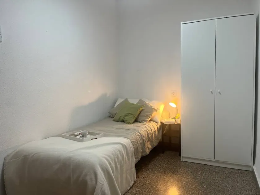 Carrer de Pere Cabanes, Valencia - Image 1
