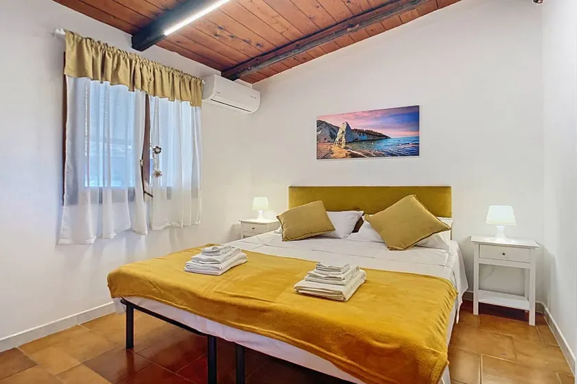 Apartment 'La Mignola - Bilo 2 - Duplicate' with Shared Garden, Wi-Fi and Air Conditioning - Image 1
