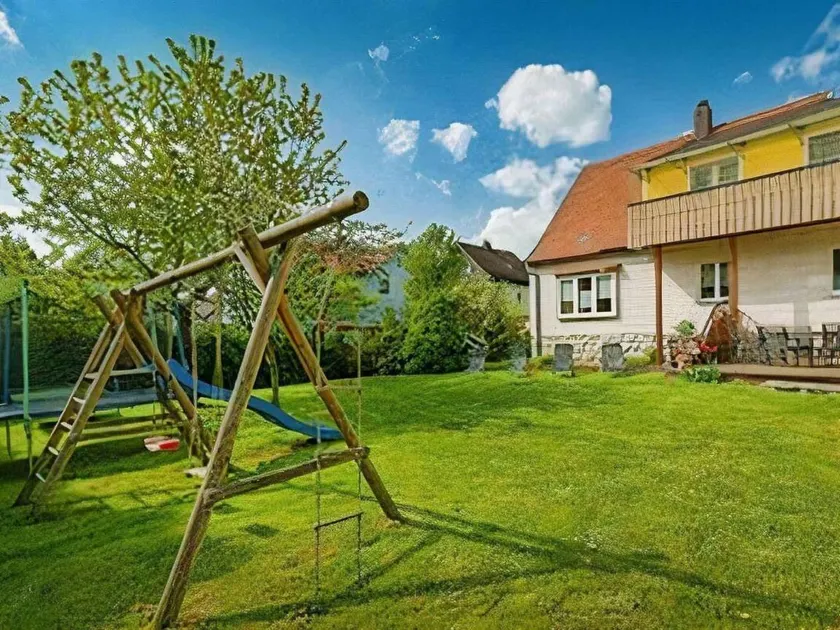 House with garden, BBQ & terrace - Image 1