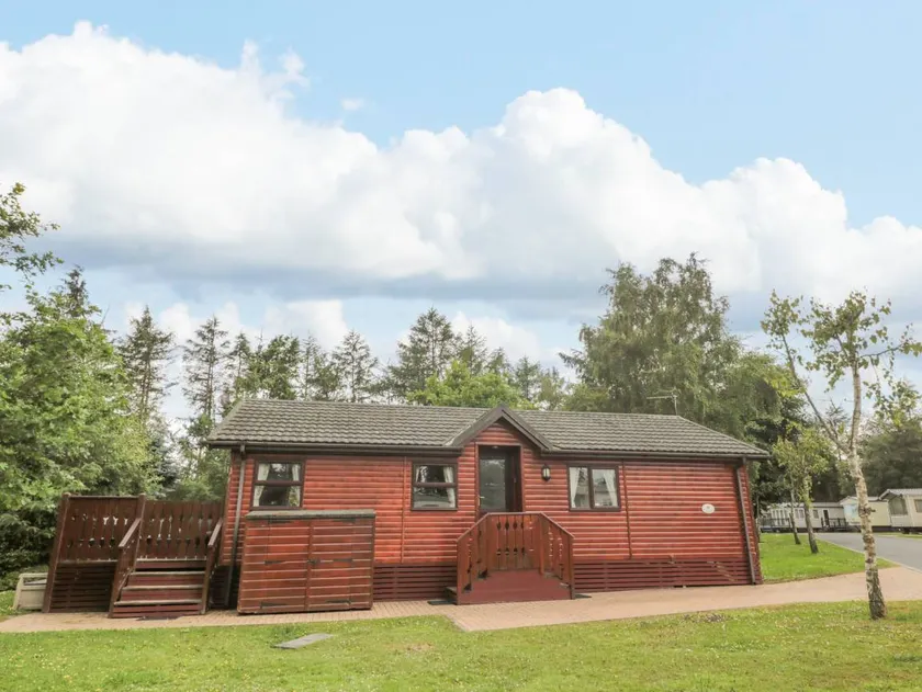 Cottage with garden - Image 1