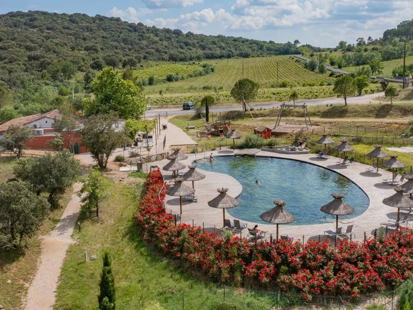 Unique accommodation with pool & terrace - Image 1