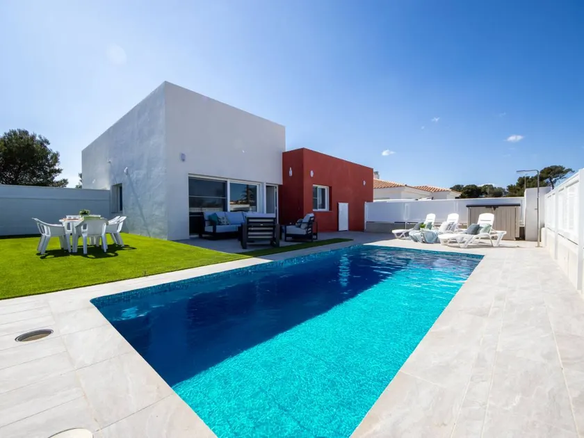 Family-friendly house with terrace, garden & private pool | Good for workation | Pets allowed - Image 1