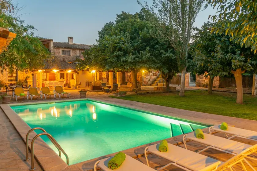 Family-oriented wonderful villa with garden, terrace & BBQ - Image 1