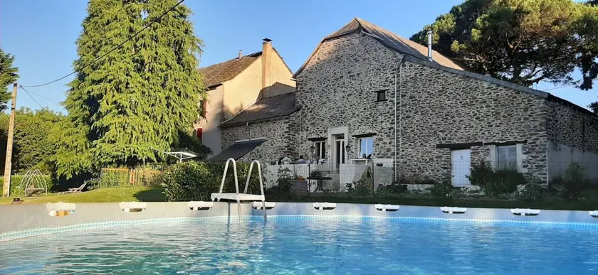 Children-friendly charming cottage with garden, barbeque & pool | Garden view | Good for workation | Pets are welcome - Image 1
