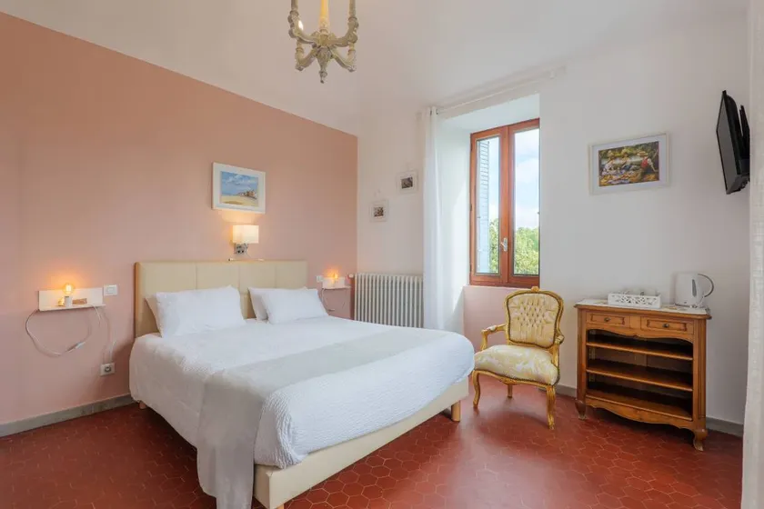 Guest Room 'Chambre Elea' with Shared Pool, Wi-Fi and Air Conditioning - Image 1