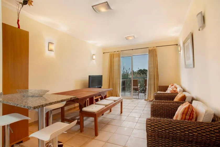 Holiday Home "Energia Dourada" with Sea View, Private Terrace & Wi-Fi - Image 1