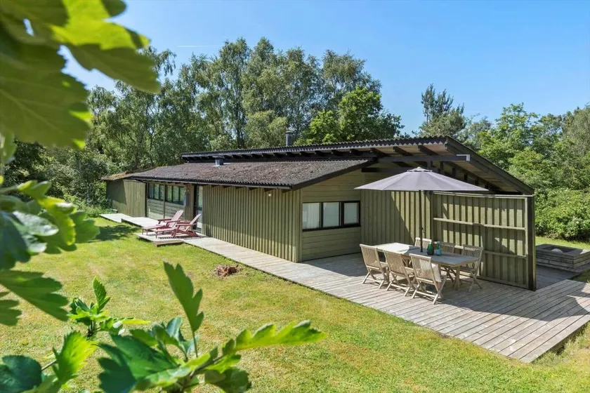 House with terrace & BBQ - Image 1