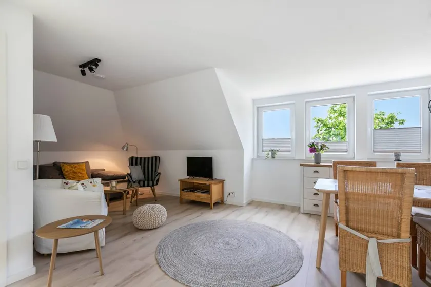 NEW - Artist’s Retreat Halebüll with Sea View, Shared Terrace and Wi-Fi - Image 1