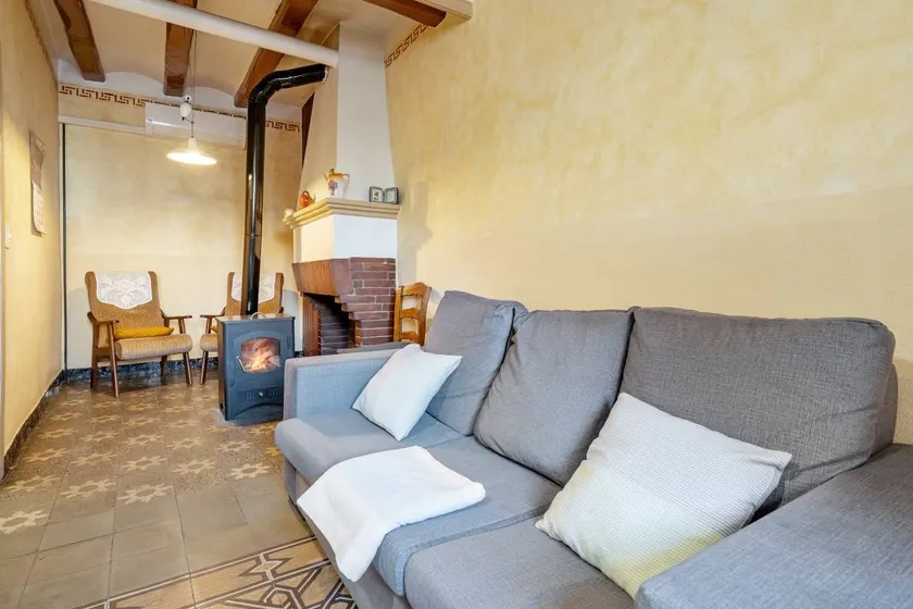 Holiday Home 'Ca Cedó' with Shared Terrace, Wi-Fi and Air Conditioning - Image 1