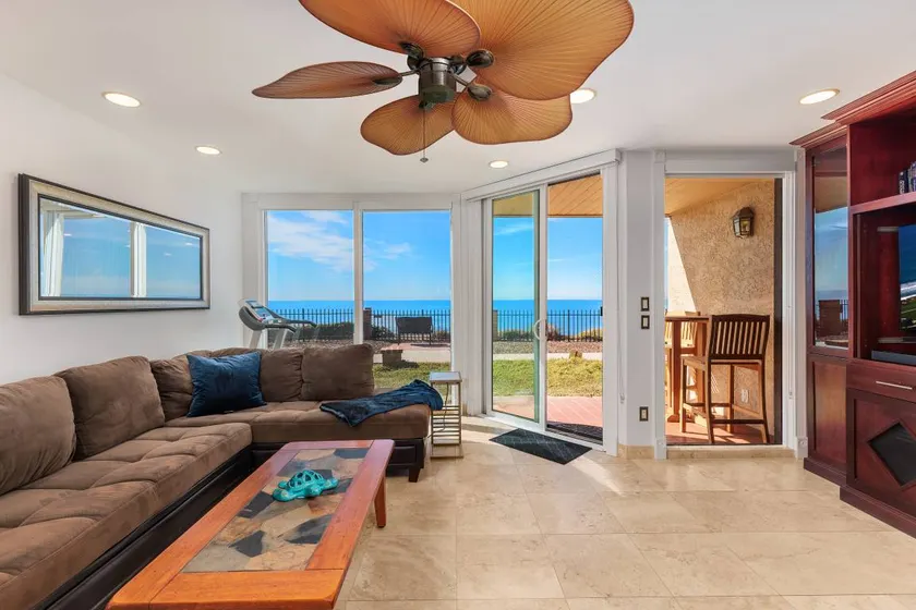 Whale Watch- Solana Beach Oceanfront Condo with Pool & Beach Access - Image 1
