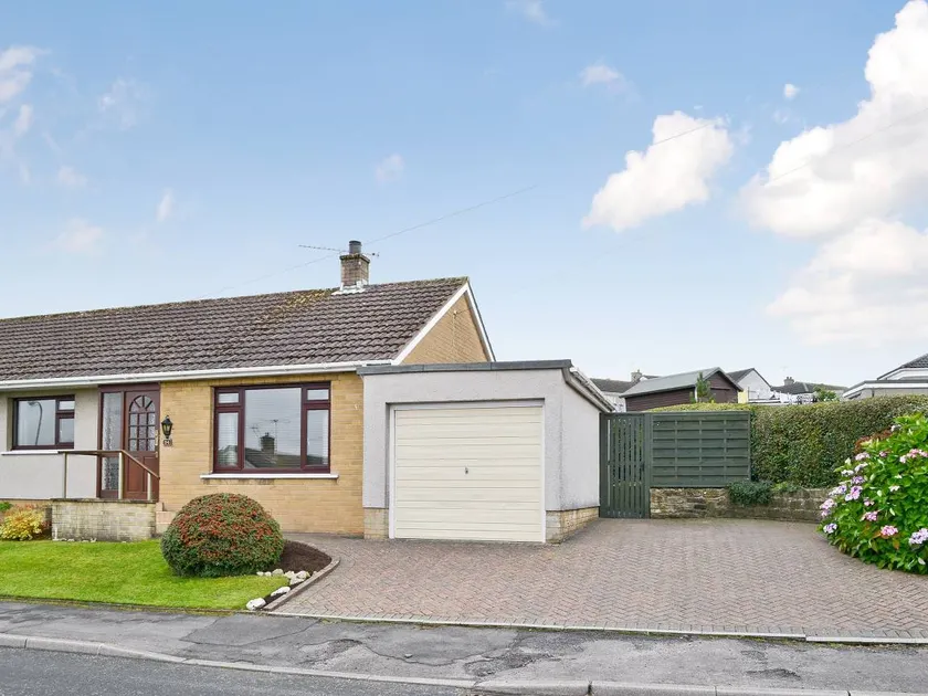 Cottage with garden - Image 1