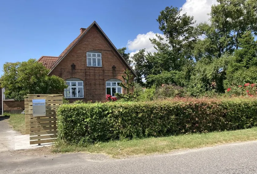 Child-friendly lovely house with garden, barbeque & terrace - Image 1