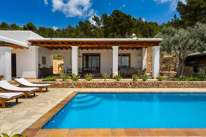 Villa with barbeque, terrace & private pool | Mountain view - Image 1