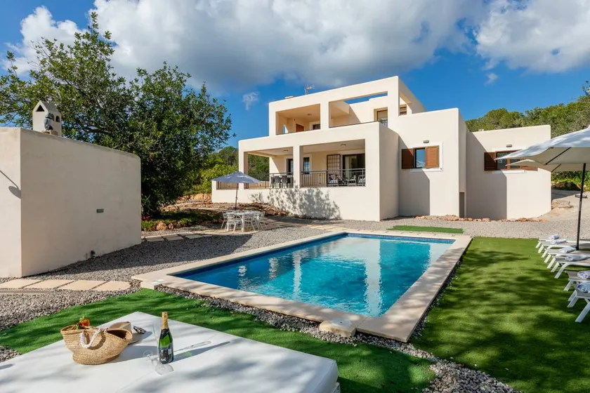 Villa Aigues Blanques - Image 1