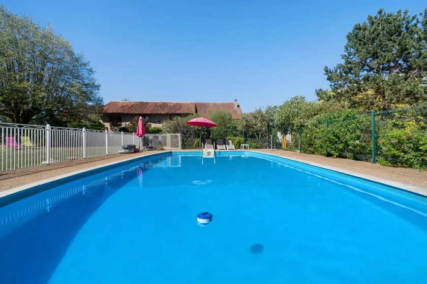 Ferienhaus 'Gîte Merlot' mit Gemeinschaftspool, privater Terrasse und WLAN - Image 1