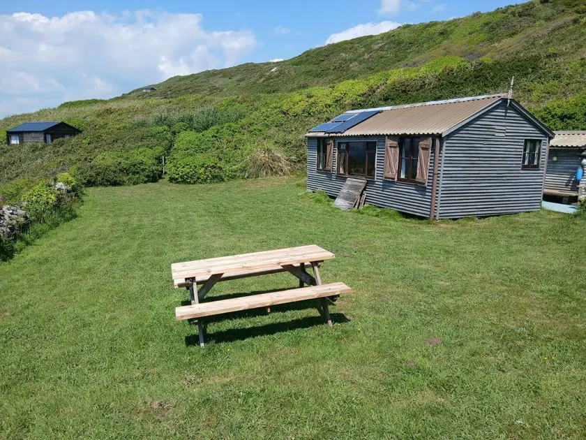 Cottage with garden - Image 1